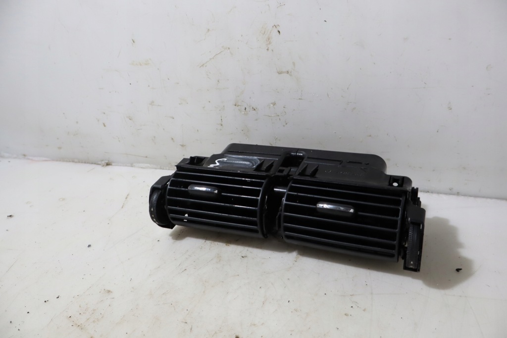 фото №1, Решётка обдув средняя mercedes c klasa w203