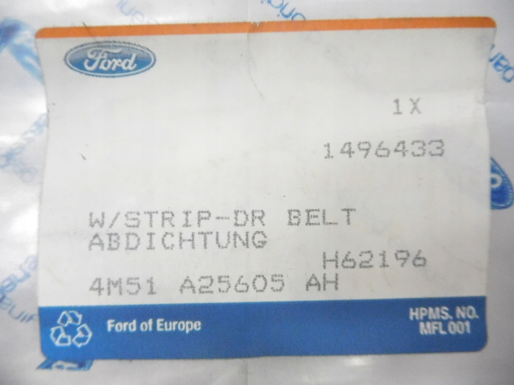 Молдинг, прокладка скло лівий задній ford focus 05-07 оригінальний номер 1496433 Зі Шроту
