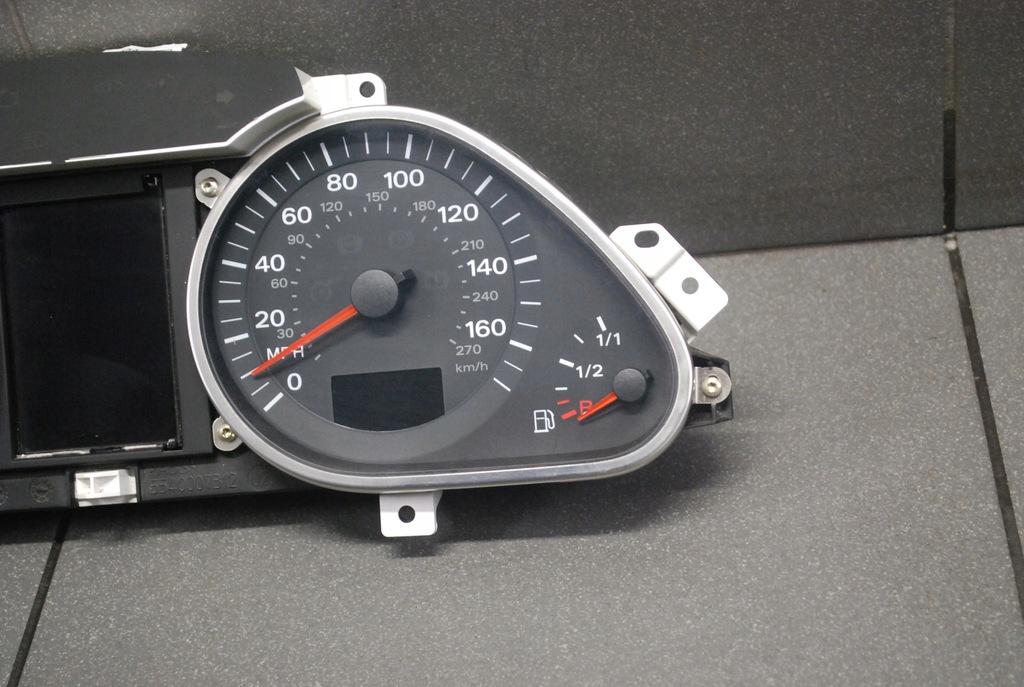 фото №5, Счетчик приборы audi a6 c6 3.2 fsi uk 4f0920950k