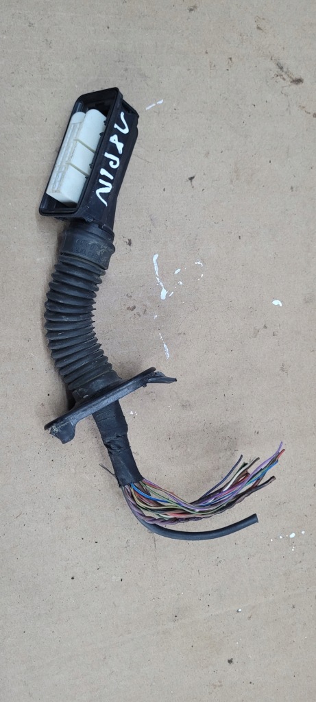 фото №1, A6 c7 s6 штекер колодка дверь 18pin камера 4h0972702