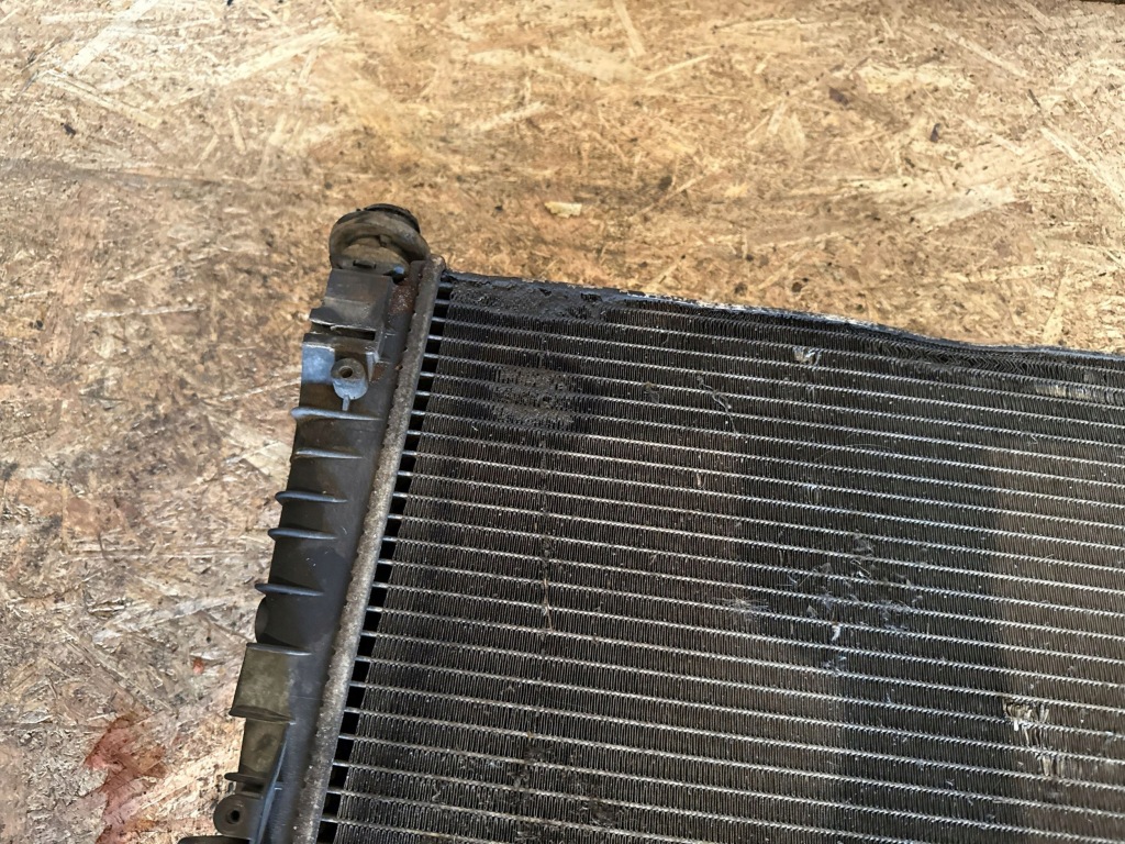 Alfa romeo 159 2007 с передний радиатор Оригинал