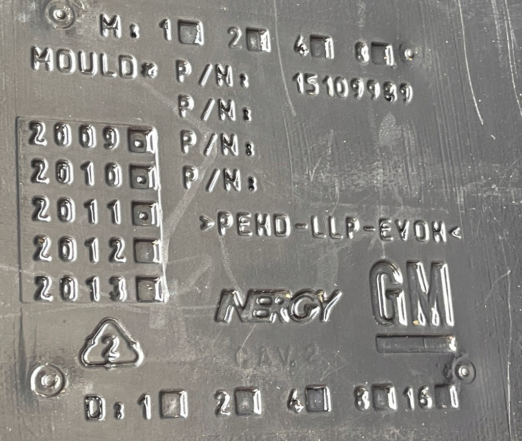 фото №9, P8 gmc yukon xl denali iv 2015 - 6.2 бак bak пального 84200268