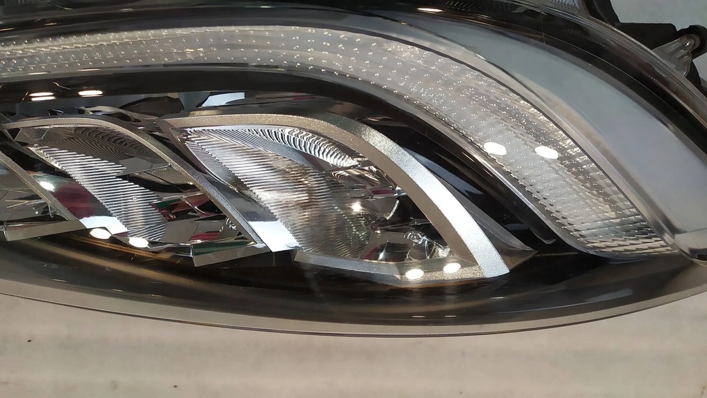 фото №9, Лампа правый перед toyota yaris iv