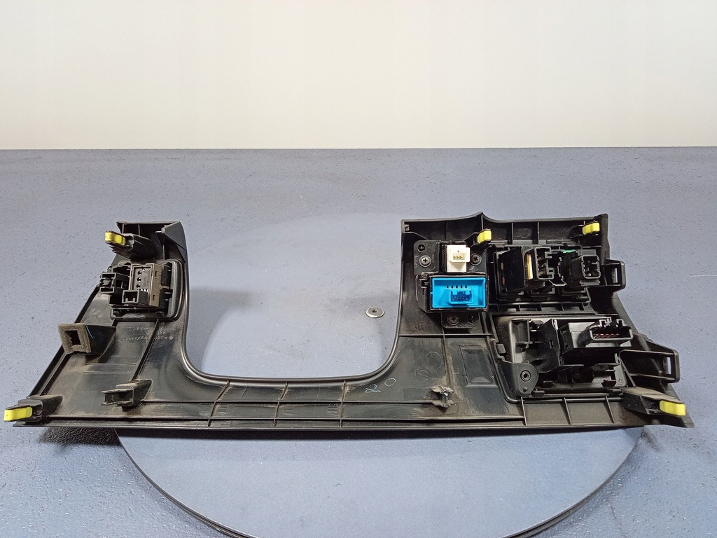 фото №7, Lexus is ii xe20 защита панели консоли нижняя левая