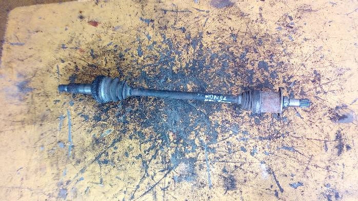 Приводной вал правый  задняя honda hrv 1,6 b Недорого