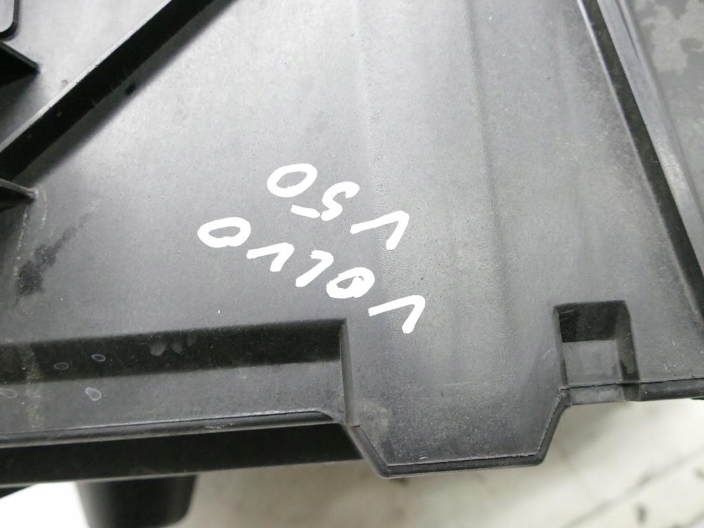 фото №6, Volvo v50 lift 2.4 d5 основание аккумулятор корпус