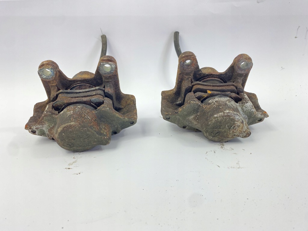 Суппорты тормозные тормоза задние задний  комплект  правый левый тормозные колодки mercedes w124 Киев