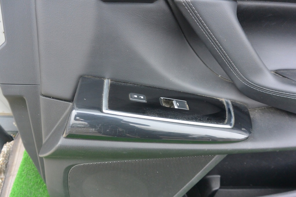 фото №8, Обшивка двері правий перед mazda cx9 ii eu