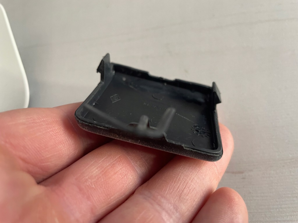 фото №9, Dacia logan mcv ii 2013-2020 заглушка фаркоп задняя оригинальный номер