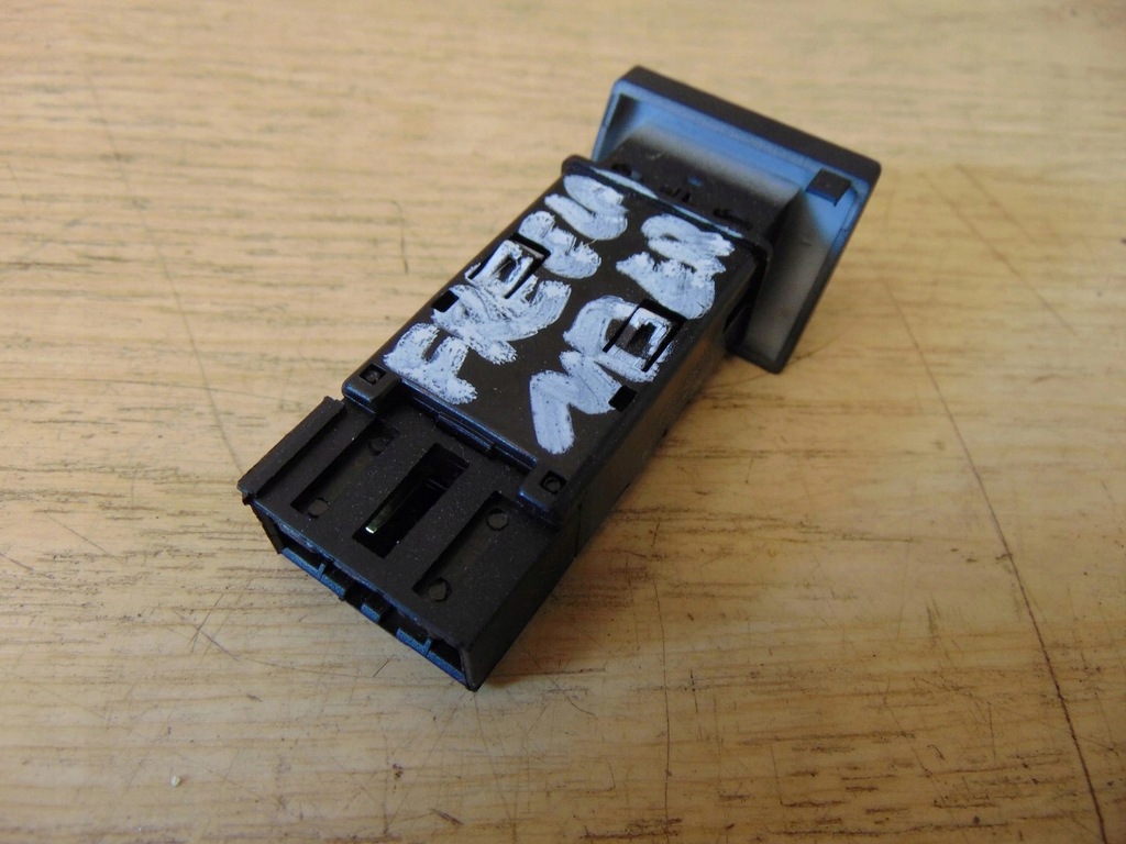 фото №3, Выключатель омывателя задняя land rover freelander