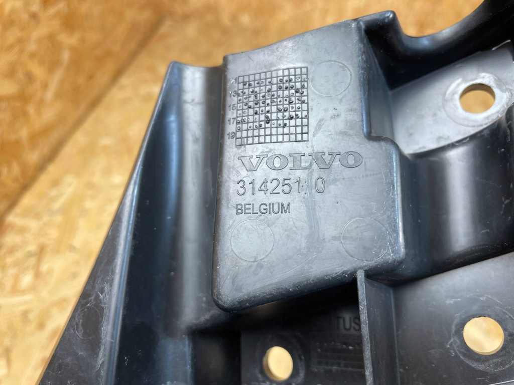 Купить Кронштейн направляющая бампера перед левый volvo v40 ii 31425110 2012-