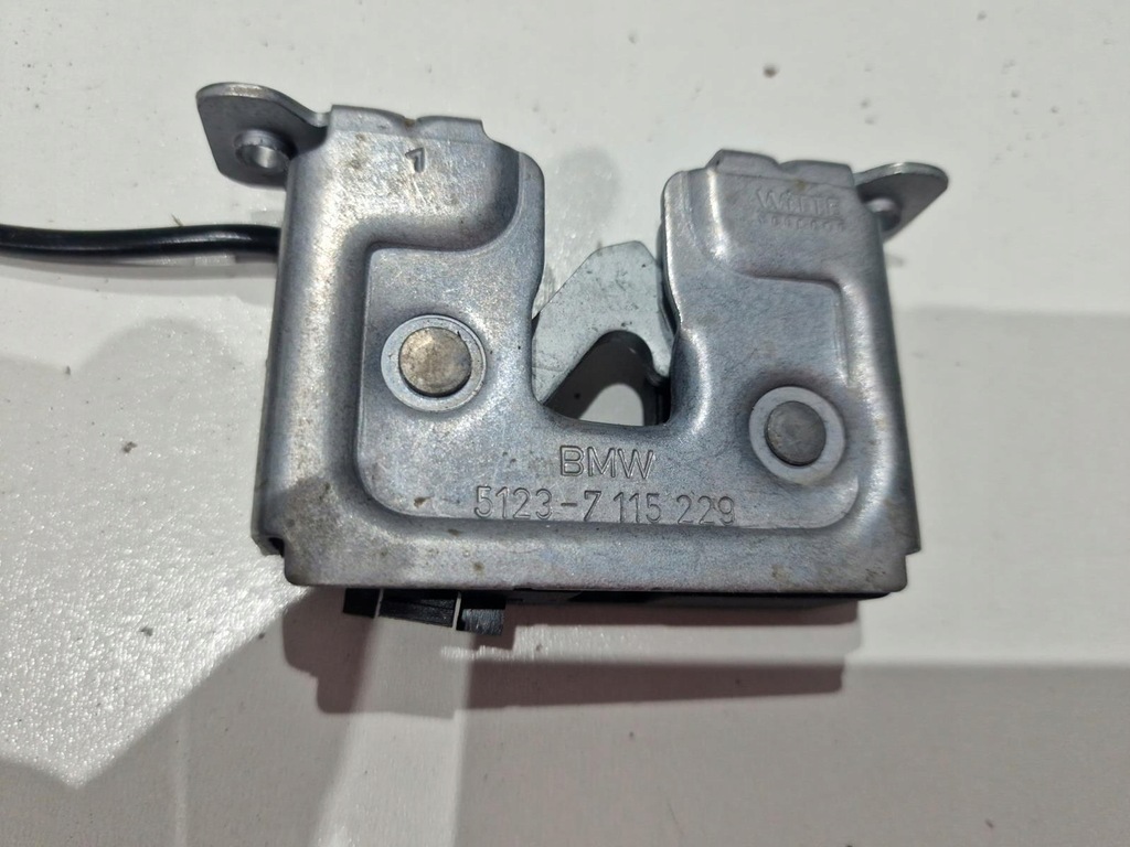 фото №10, Bmw 5 e60 e61 03-10 замок датчик капот перед