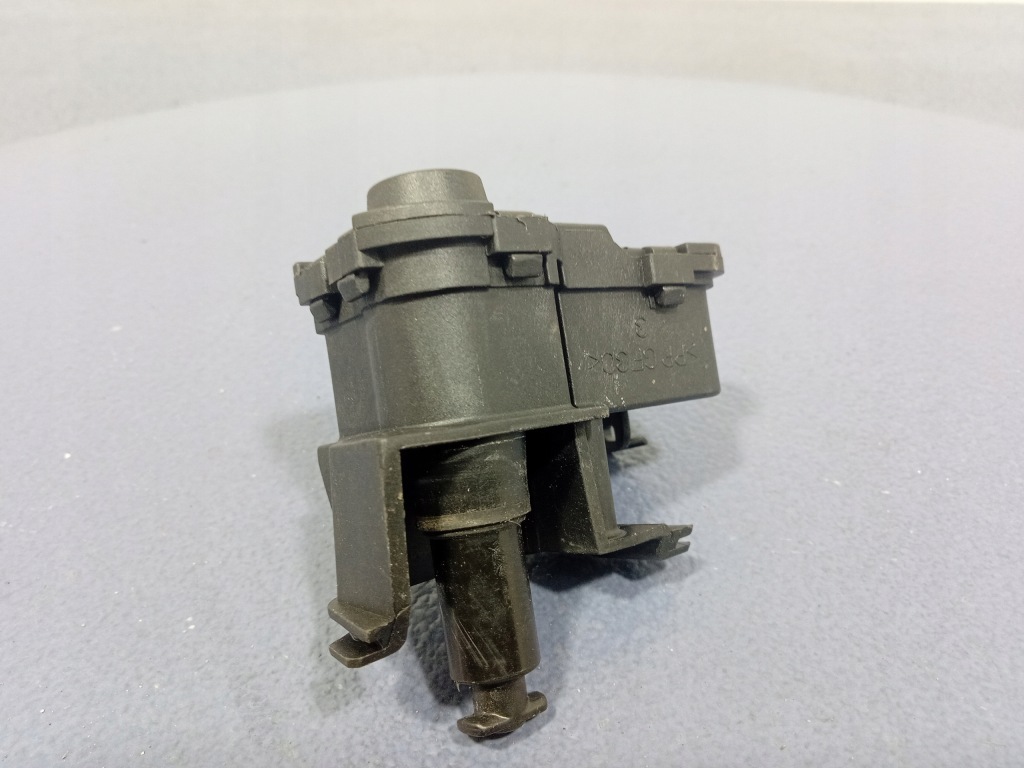 фото №5, Skoda octavia iii привід кришка заливної пального 7p0810773f