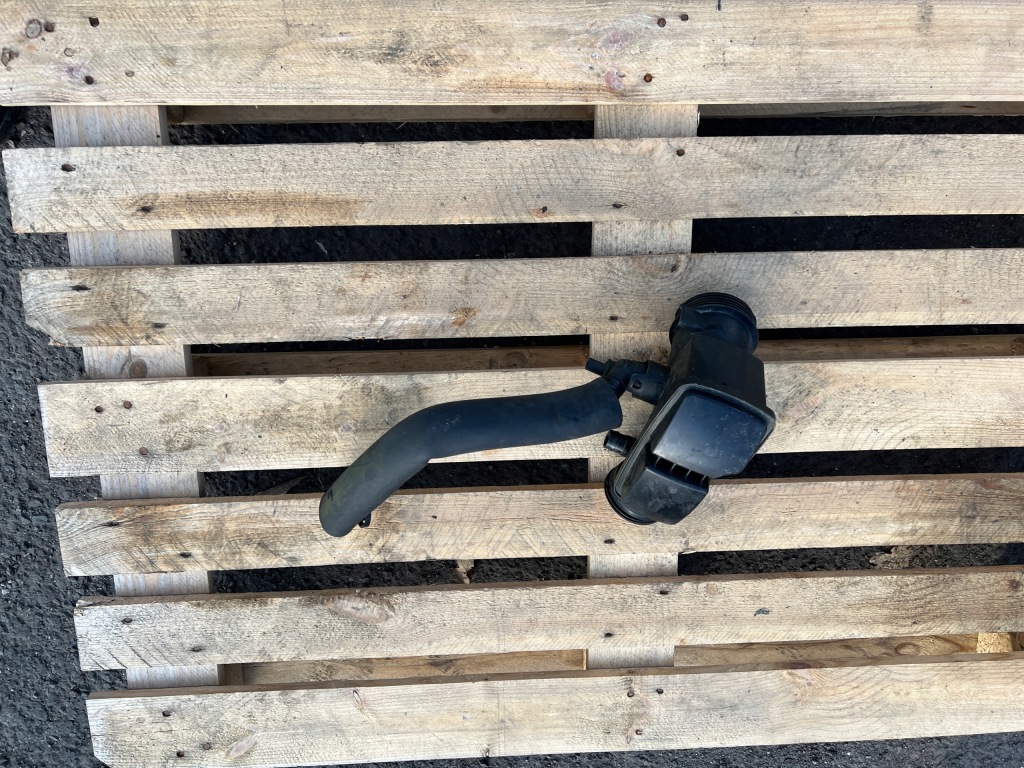 фото №1, Bmw f20 f30 резонатор шланг повітря 70604567