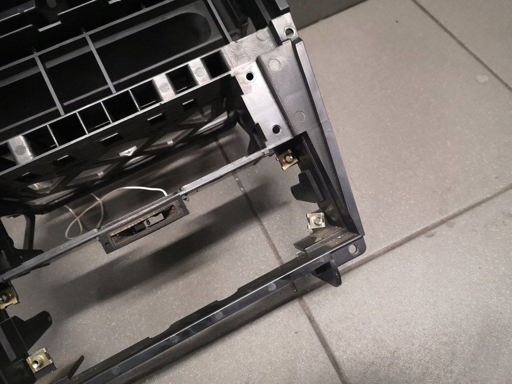 фото №5, Корзина рамка 1 din audi a8 d2 4d0857007