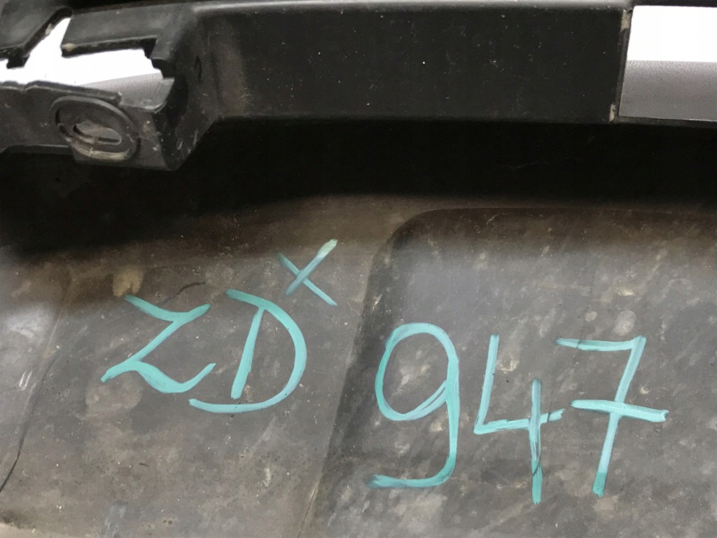 Накладка спойлер нижній бампера перед решітка vw t-cross 2gm805903c Зі Шроту