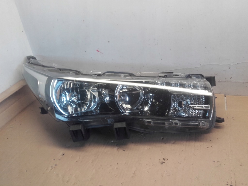 фото №1, Лампа правый перед toyota corolla e16 13r-