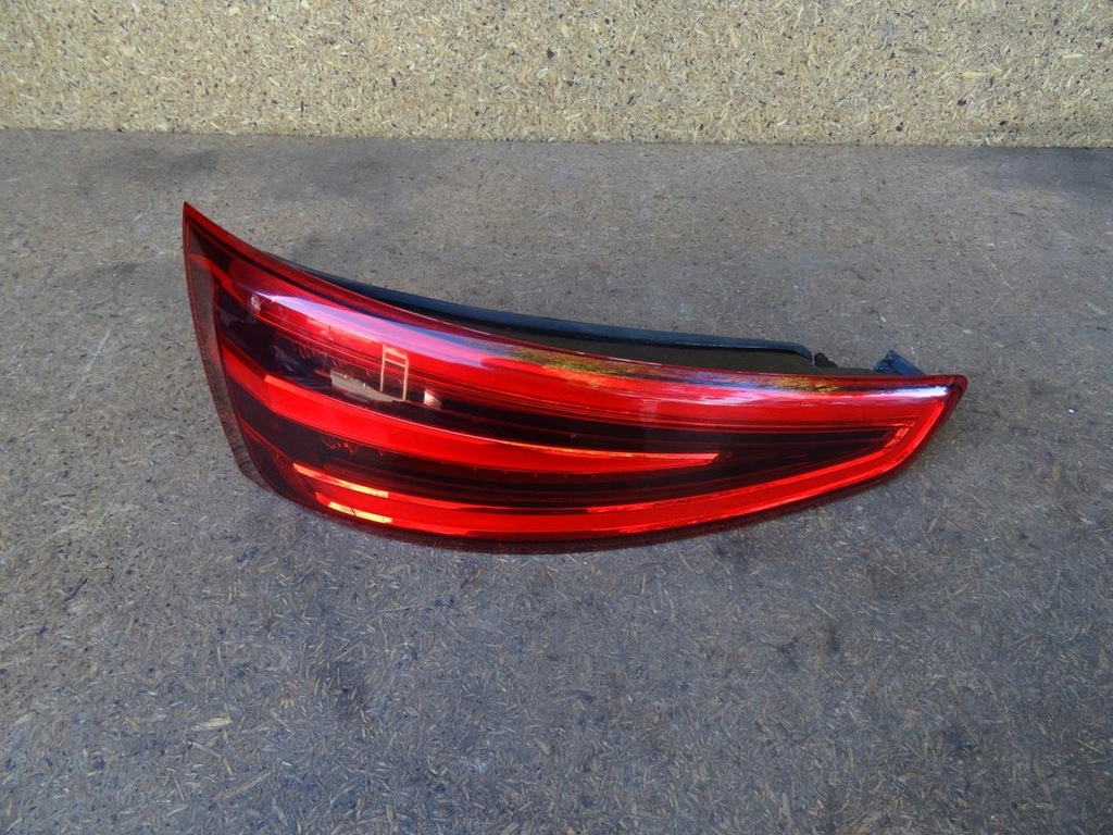 фото №1, Audi q3 8u лампа led крышки левая левый задняя задняя 8u0945093a