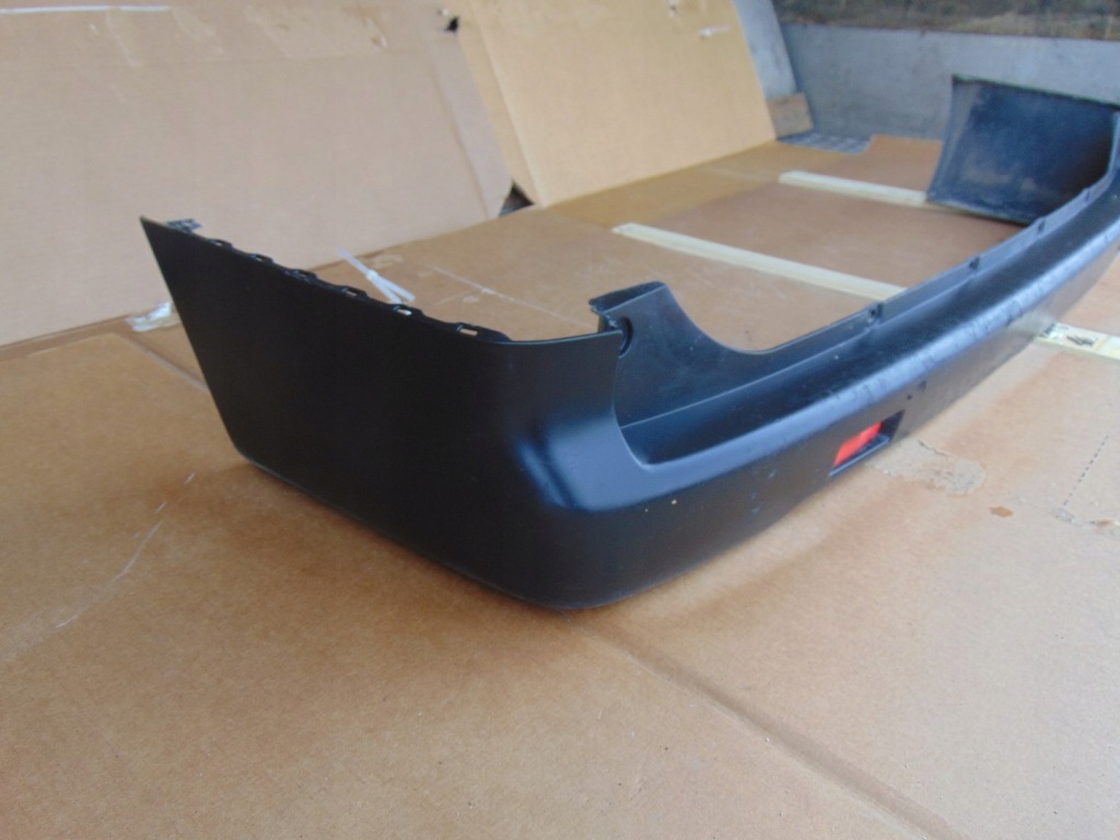 Бампер задний nissan nv200 2010- с odblaskami Цена