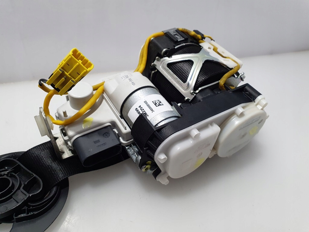 Audi a6 c7 ремень безопасности правый  перед доводчик 4g8857706j super состояние Цена