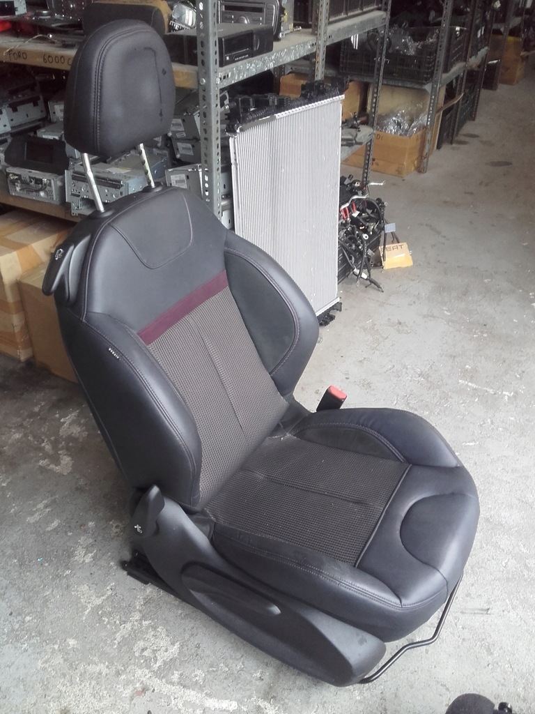 фото №13, Peugeot 208 gti xy 3d сиденья заднее сиденье обшивки