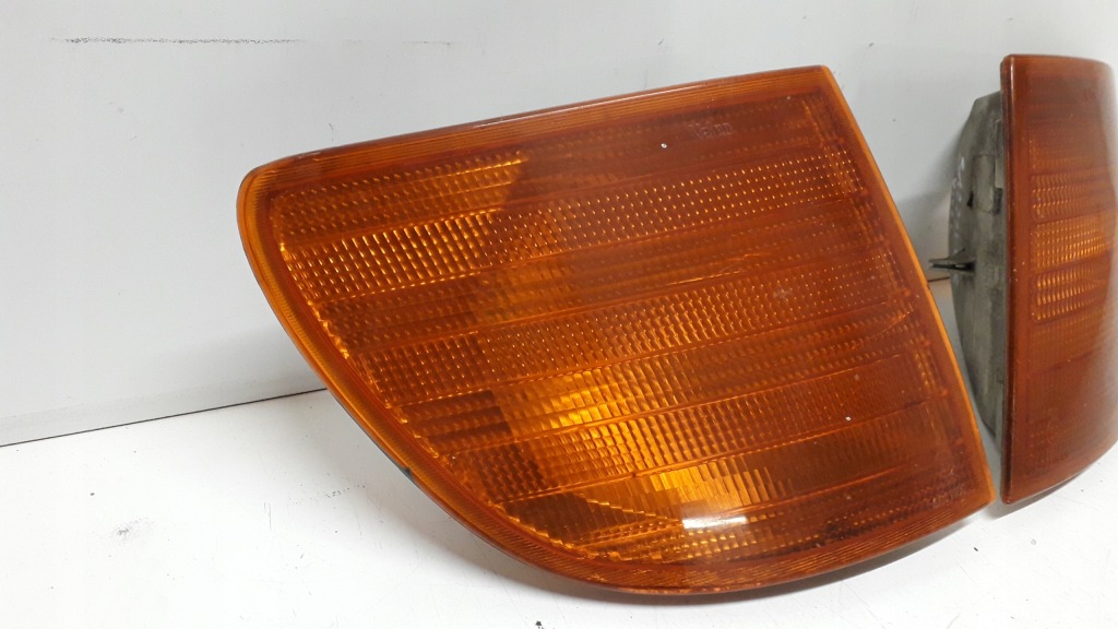 Купить Mercedes vito w638 поворотник левое  правый  перед