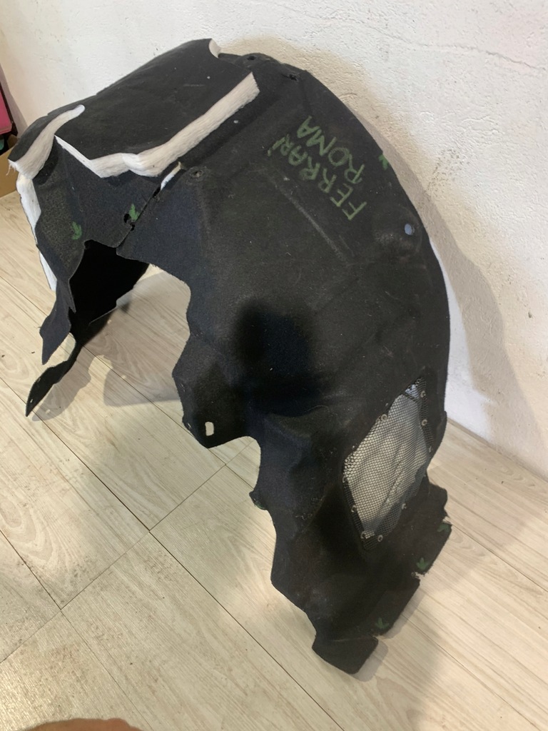 фото №6, Підкрилок праве ferrari roma