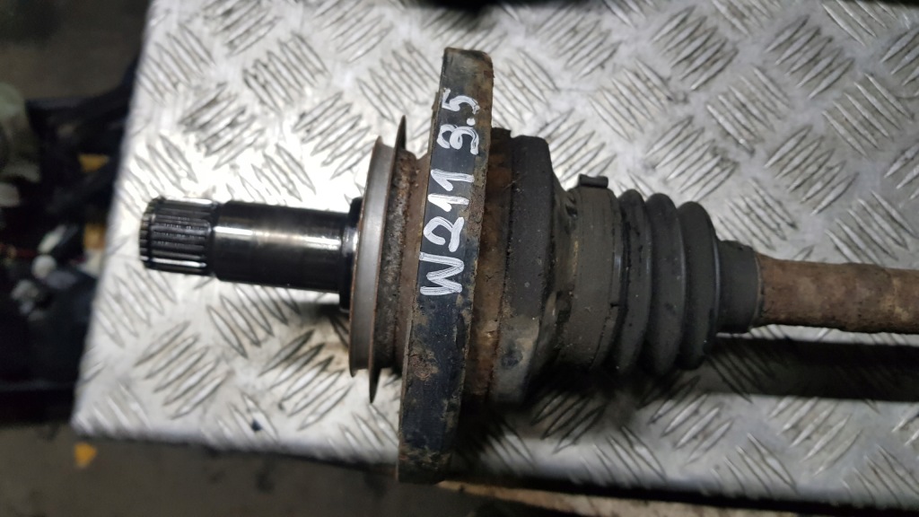 Mercedes w211 3.5 4matic приводной вал приводная левая правая задняя в Украине