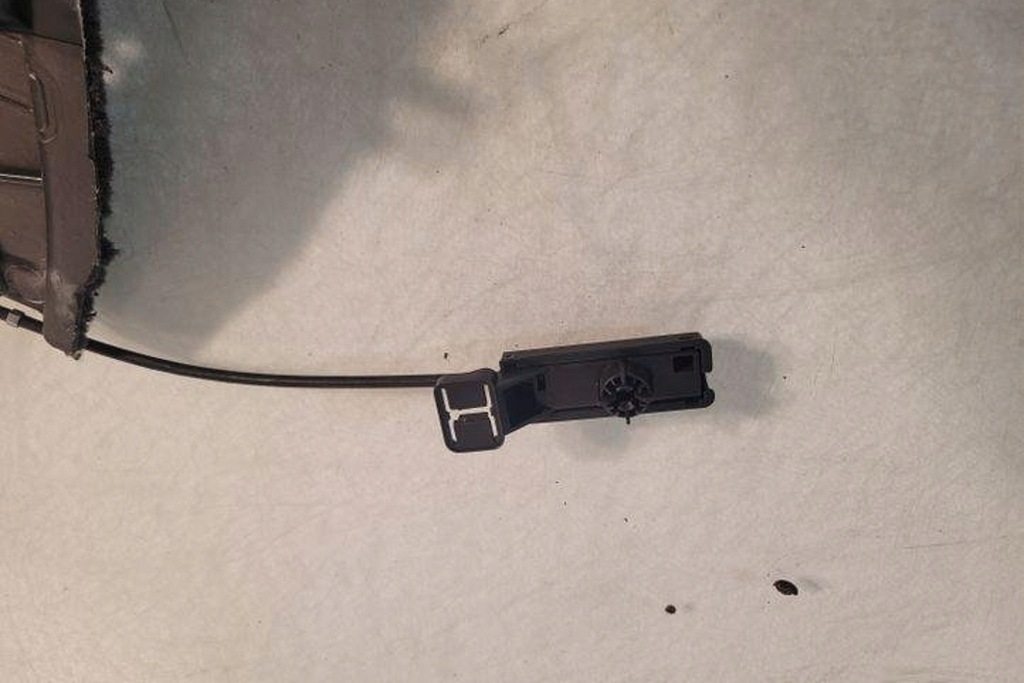 фото №11, Защита замка крышки bmw 5 f10 9168495 3.0l дизель 190kw 2015