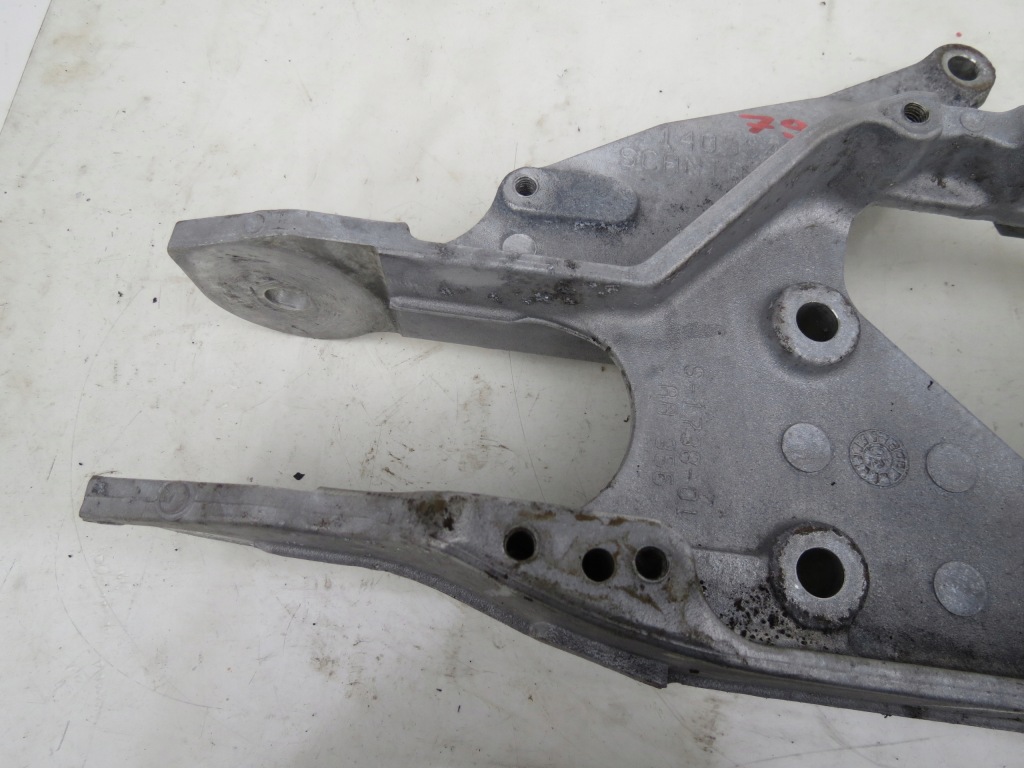 Кронштейн подвеска кабины scania 420 1409342 с Разборки