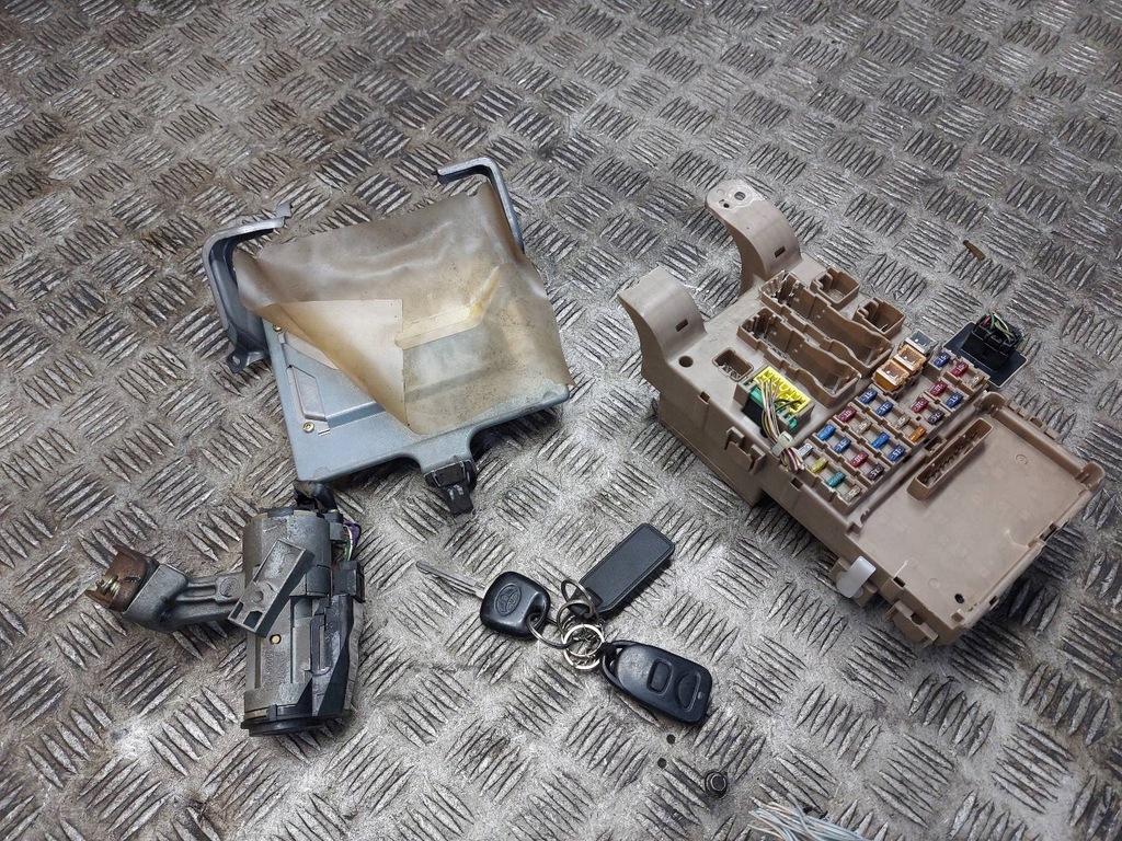 фото №8, Набор стартовый corolla e12 1.4 16v 89661-02730 83800-02750