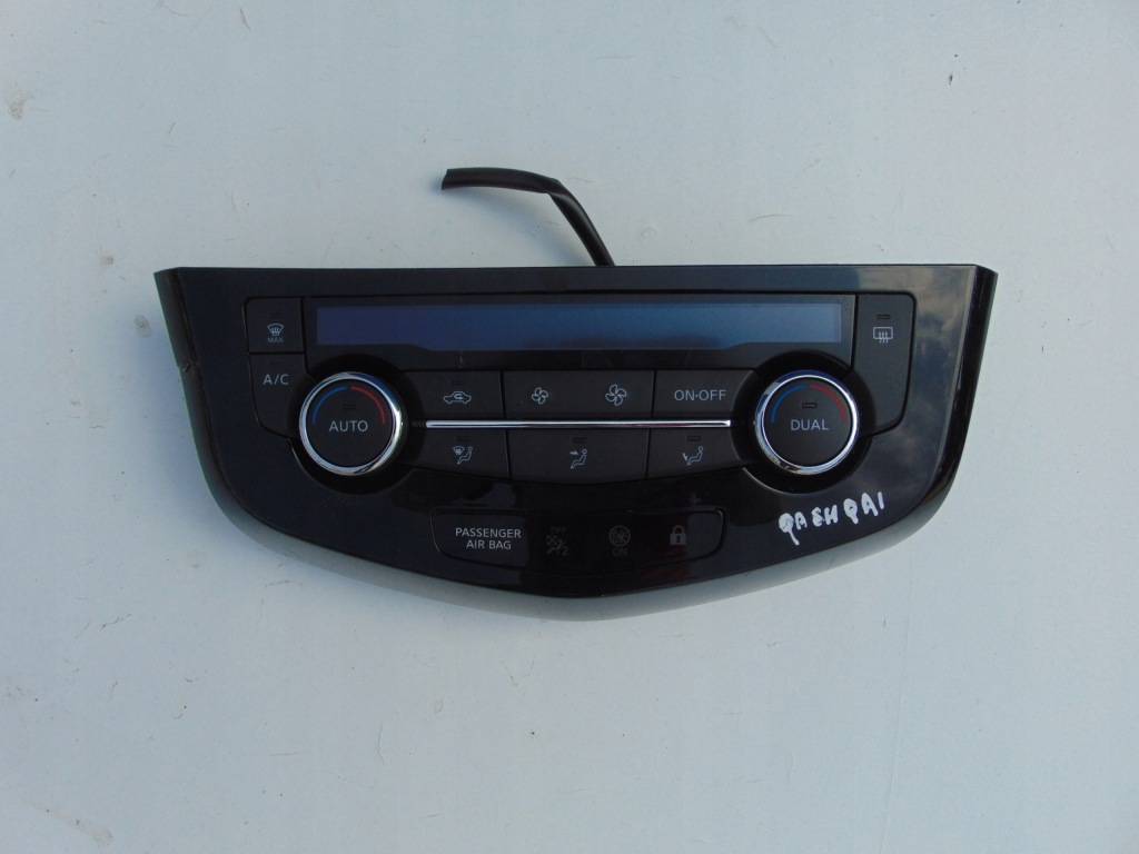 фото №1, Nissan qashqai ii x-trail t32 панель переключатель