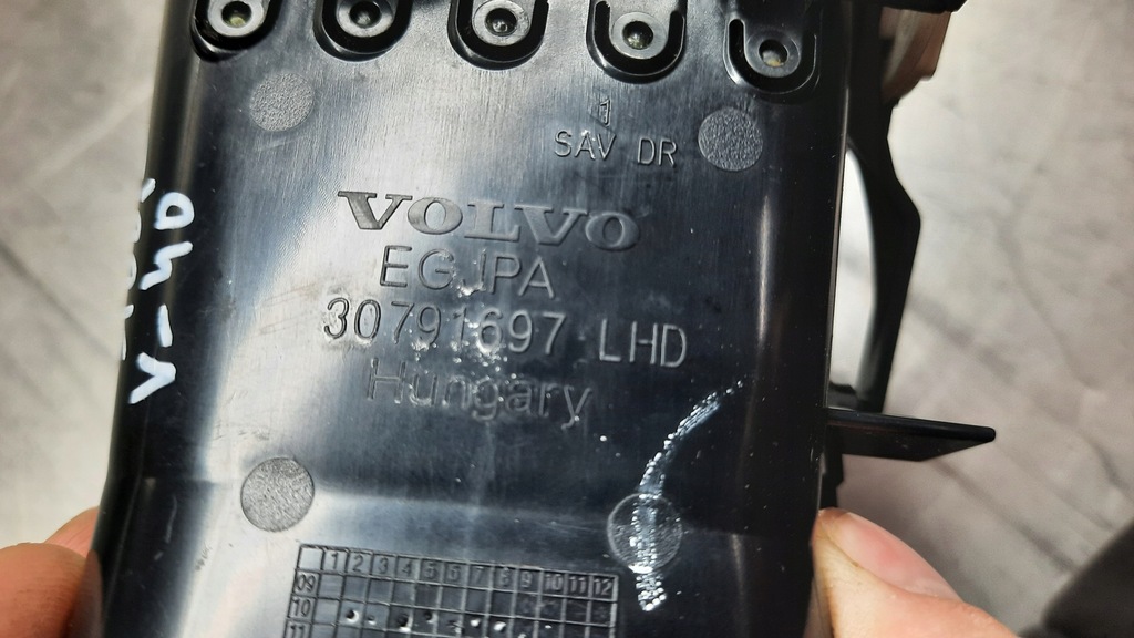 фото №8, Решітка обдув ліва 30791697 volvo v40 ii 12-19r eu