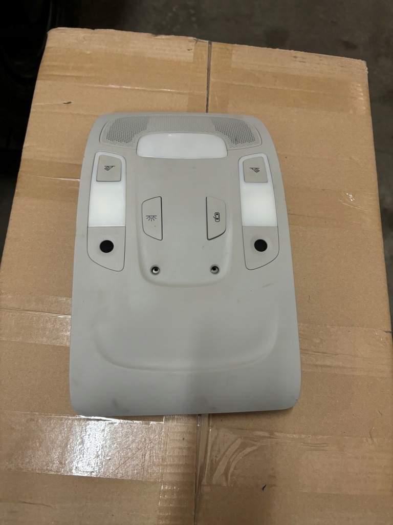 фото №1, Лампа потолочный кабины audi a6 c7 4g