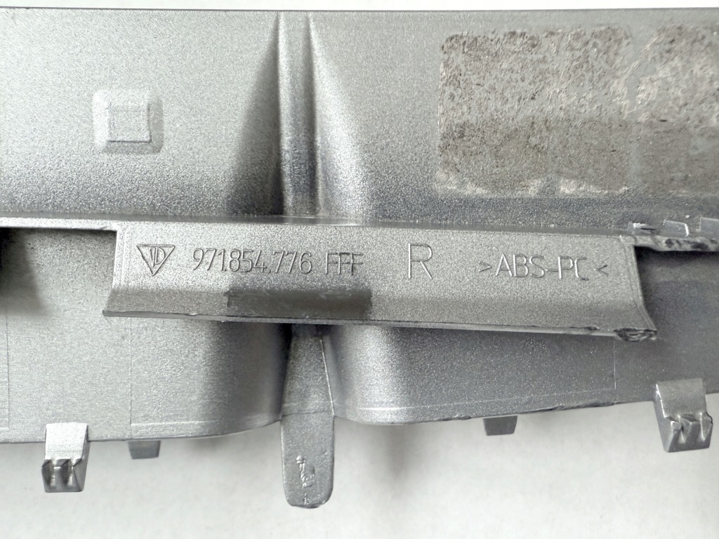 Правий молдинг крила - впуск - porsche panamera 971 Оригінал