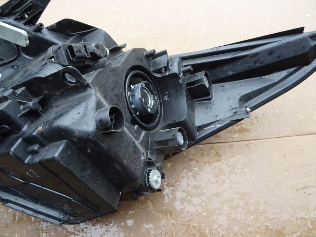 фото №5, Toyota avensis t29 лампа права звичайна лінза led