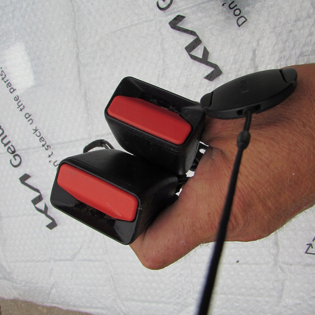 фото №6, Защёлки ремней безопасности задняя renault zoe