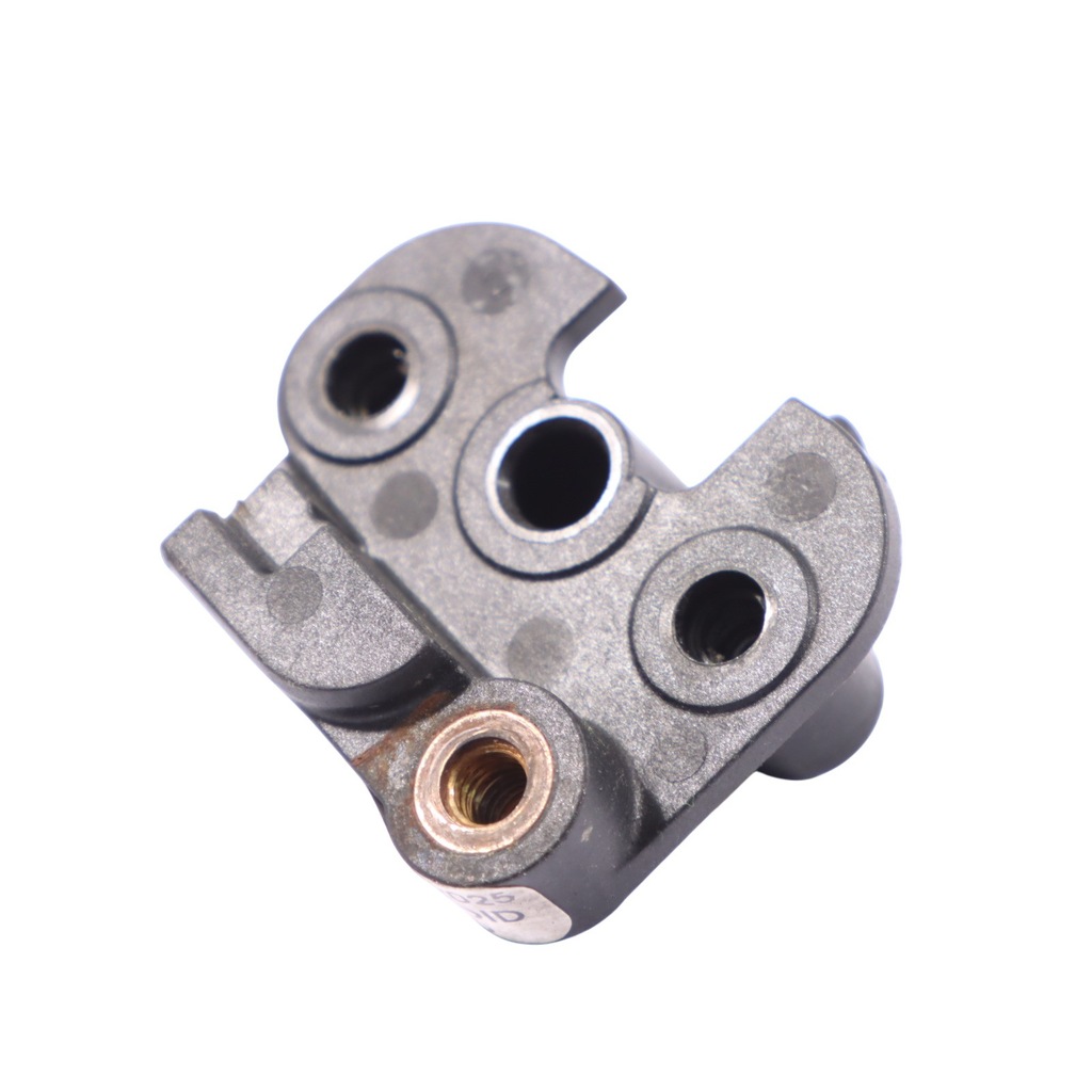 фото №12, Mercedes w204 c207 w212 w906 om651 корпус датчика тиску a6511530041