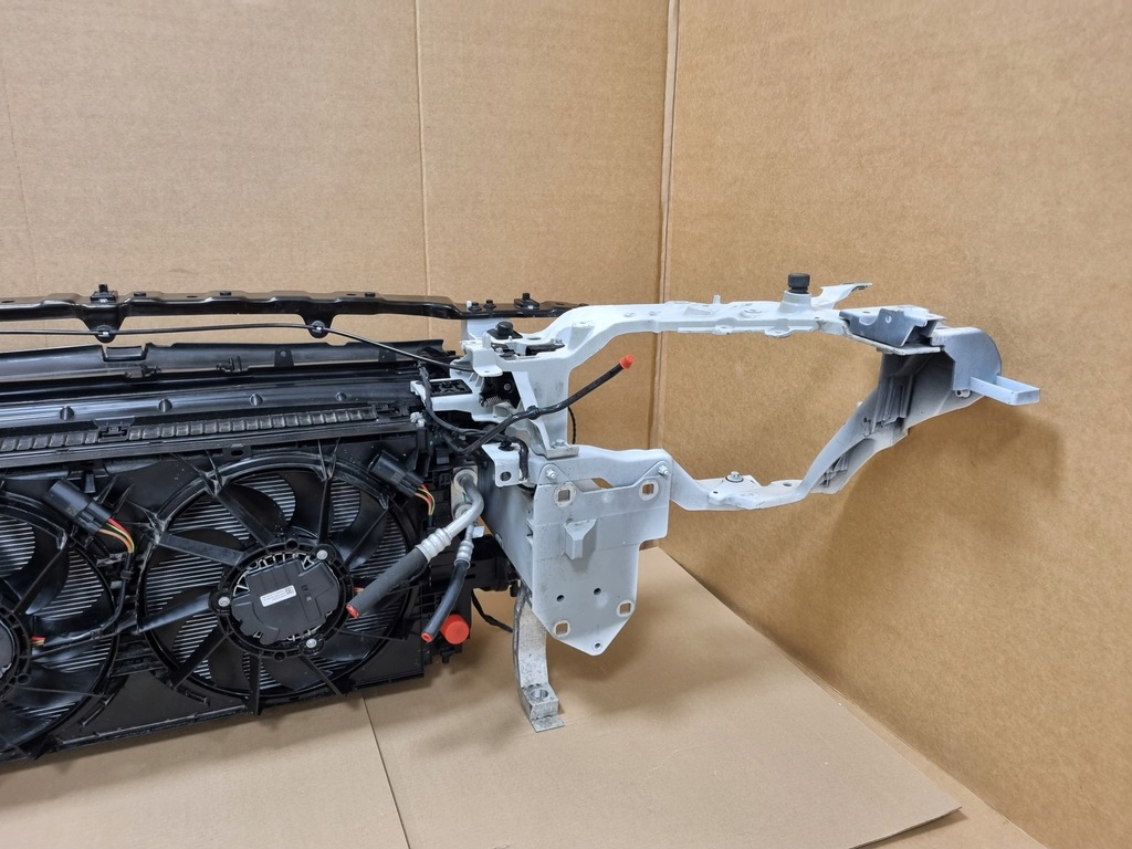 фото №9, Polestar 2 kompletny pas передній радіатор