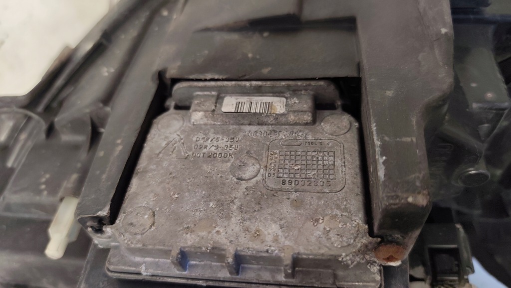 фото №6, Лампа правая передняя фара renault laguna iii 89901837 89032335