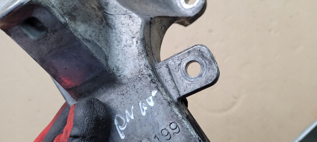 фото №6, A7 4g кронштейн двигателя правая 3.0 tfsi 4g0199308c a6 c7 4g