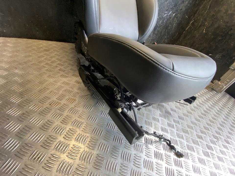 Сиденье пассажира tesla model y 2022 Цена