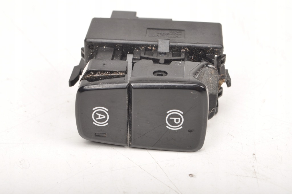 фото №1, Volvo xc40 ii кнопка тормоза ручного 31456219