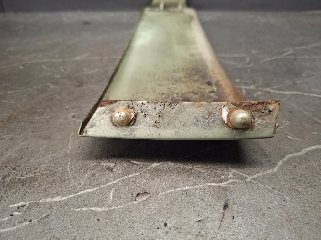 фото №6, Молдинг pod фара праве mercedes w116