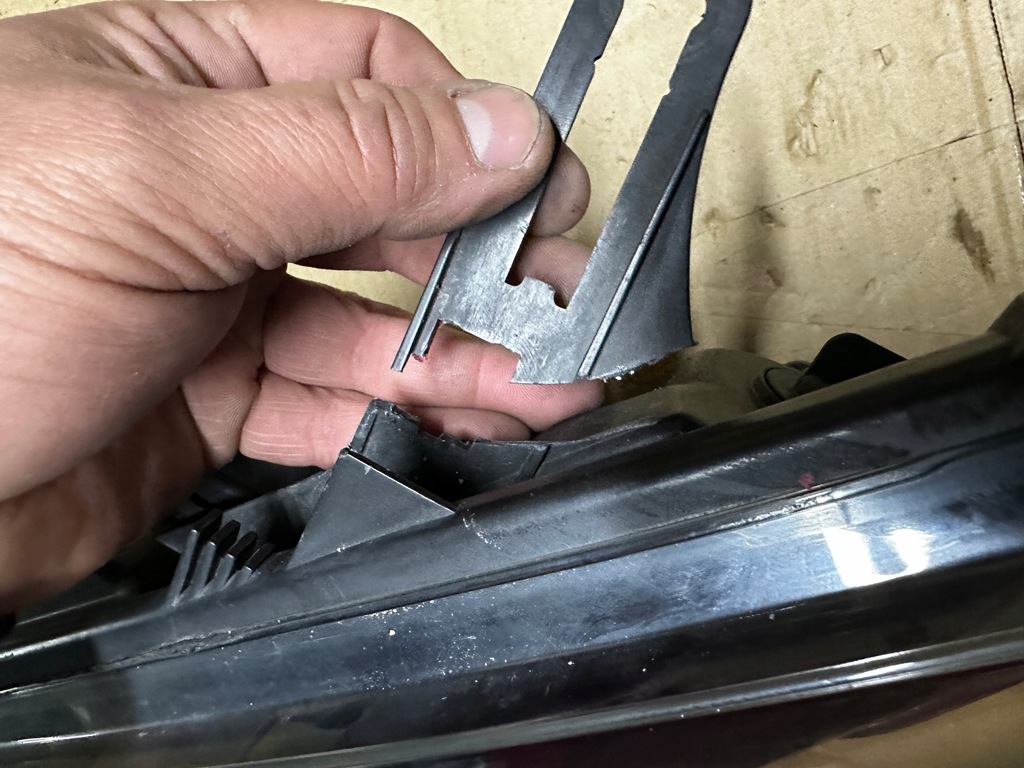 фото №4, Лампа фара renault megane iii lift 260609865r