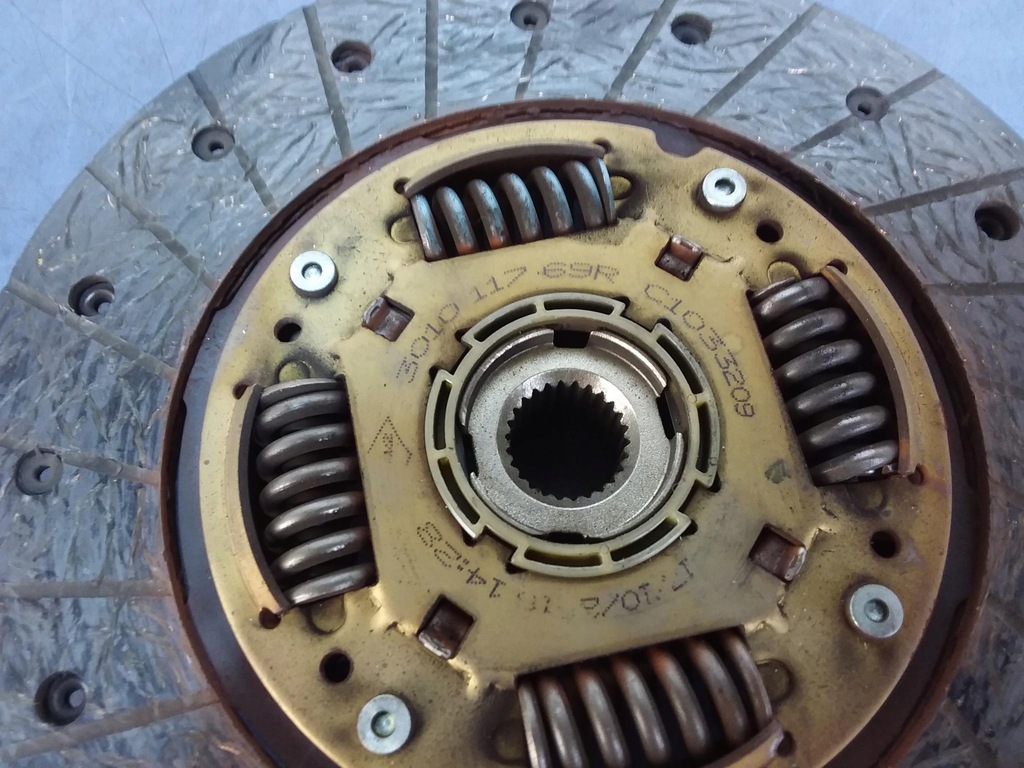 фото №4, Dacia duster i 1.6 зчеплення колесо маховик