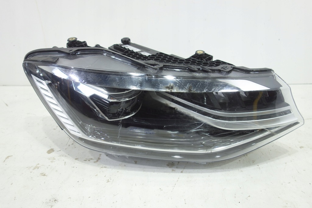 фото №1, Лампа перед правая vw caddy iv 21- full led 2k8