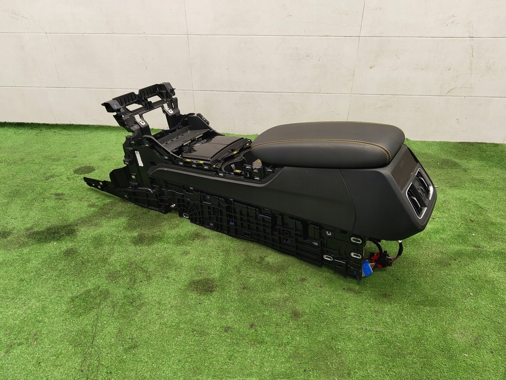 фото №8, Maserati grecale середина оббивка сидіння тунель заднє сидіння обшивки шкіра eu