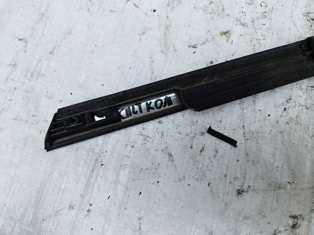 фото №7, Молдинг уплотнитель левый задняя kia ceed ii дверь 12-17 kombi хром