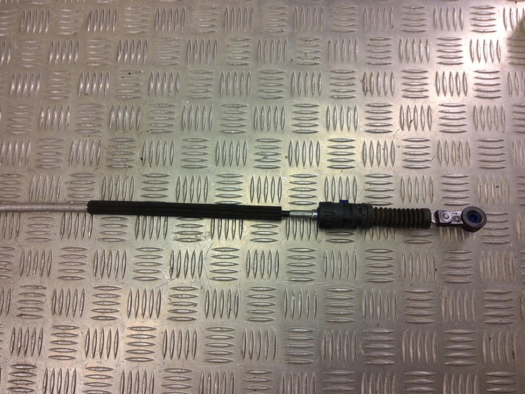 фото №6, Bmw x1 f48 f49 2018 середина трос перемикання передач